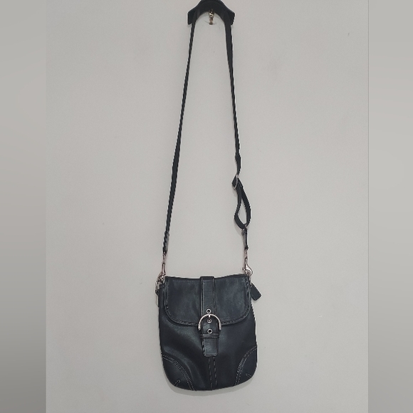 Coach Handbags - Coach Vintage leather Crossbody Bag